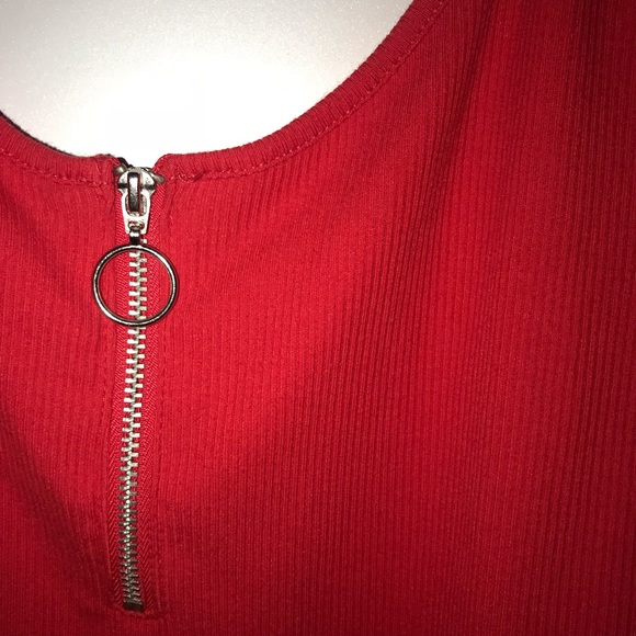 Red bodysuit ! - Picture 3 of 4